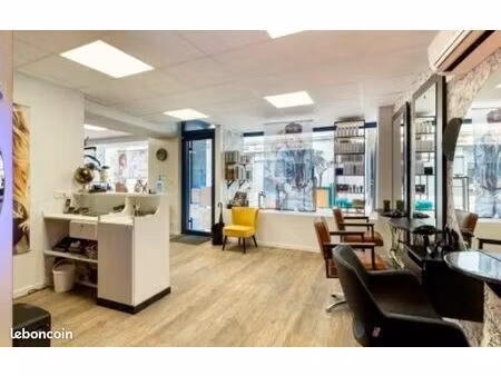 local à louer 77m2