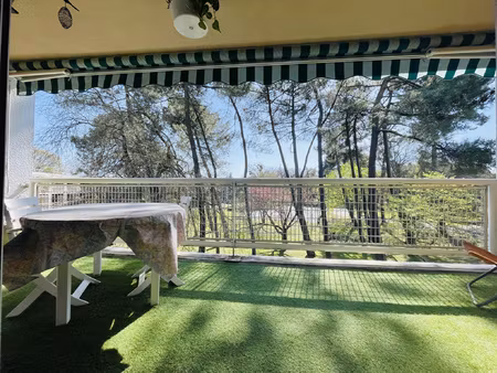 appartement de 4 pièces principales avec terrasse et parking