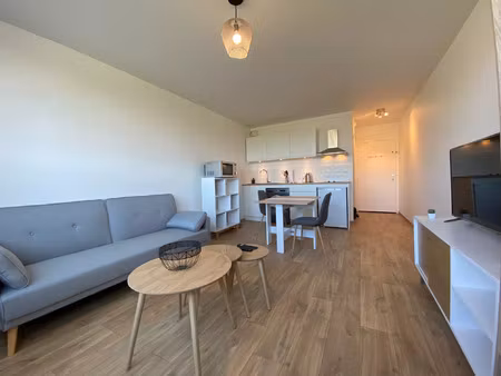 a vendre ce superbe studio entièrement rénové et actuellement loué