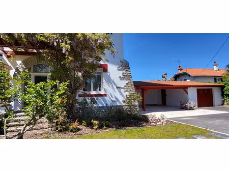 superbe maison basque aux arenes a bayonne entierement renovee