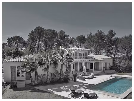 draguignan - propriété de 210 m² + 70 m² aménagés sur 5300 m² en situation dominante