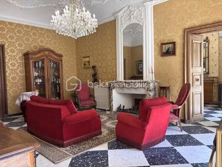 ancien hôtel particulier proche toutes commodités