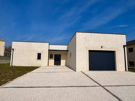 maison contemporaine toit plat - 156 m² - terrain de 1861 m² - secteur nevers