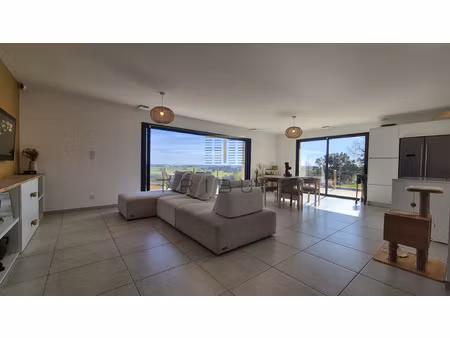 maison neuve 160m2  une piscine  un garage et un jardin de 1