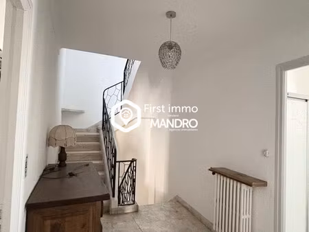 maison de village avec local professionnel et rooftop