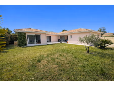 villa f6 160 m² à saint pierre du mont sur 715 m² de terrain.