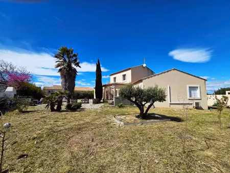 spacieuse villa t6 avec garage sur 1000m² de terrain