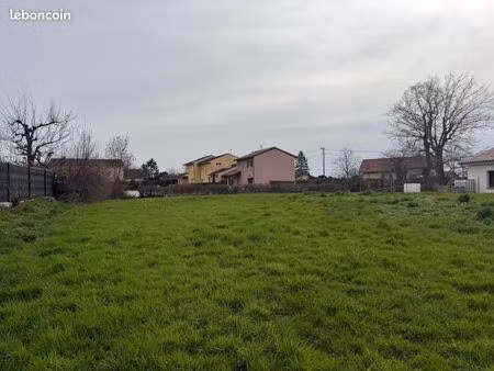 terrain 581 m² crottet