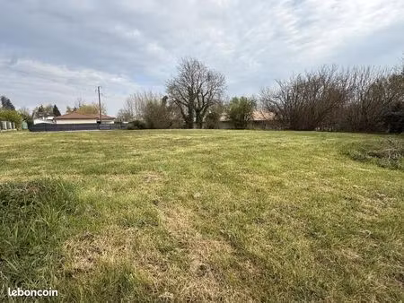 terrain 1 882 m² garnerans