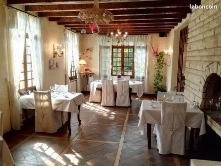 grande maison à rénover – ancien restaurant – idéal investisseur – 110 000