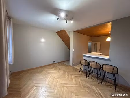 appartement t4 80 m² – centre izernore – 3 chambres – parking