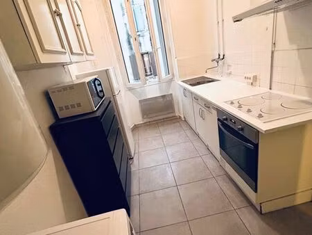 t2 meublé avec cour collective bessèges