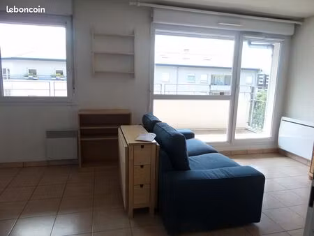 studio 1 pièce 27 m²