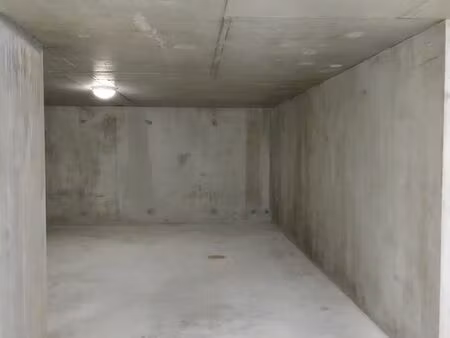 parking/box 15 m² meythet