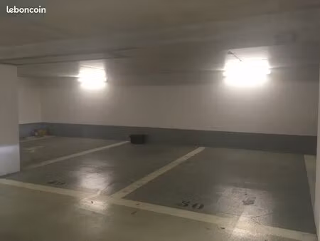 loue parking bas montreuil