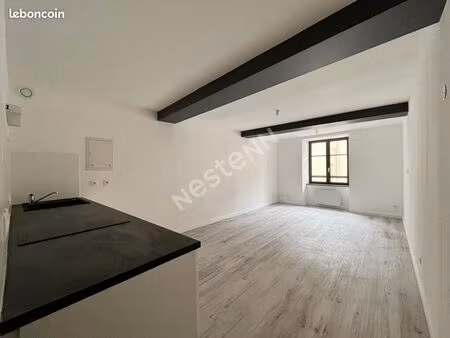 studio 1 pièce 28 m²