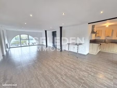 loft/atelier/surface 3 pièces 81 m²