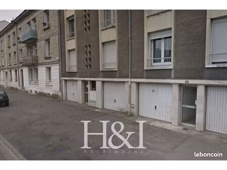 parking/box 15 m² poitiers