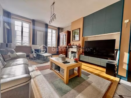 demeure de 195 m² à estrees-saint-denis