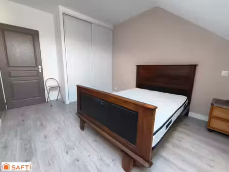 duplex lumineux entièrement rénové