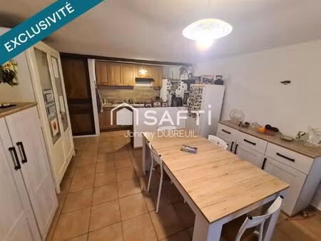 pignans - appartement t3 au rez-de-chaussée dans le centre du village  proche parking et d