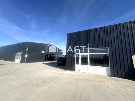 ensemble de deux grands entrepôts neufs à benet (2021)