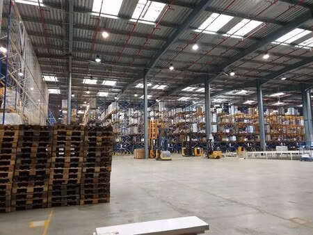 location local d'activités 12 318 m²