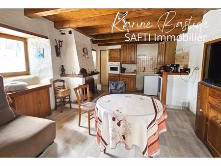 maison de village avec grange et potentiel