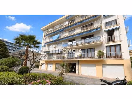 dernier étage- 3p  cave et parking