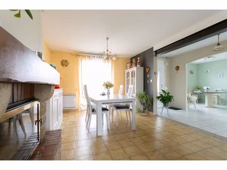 maison 4 chambres en plein bourg de mesanger