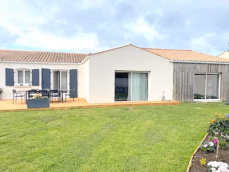 maison de plain pied 148 m2  4 chambres  garage  jardin