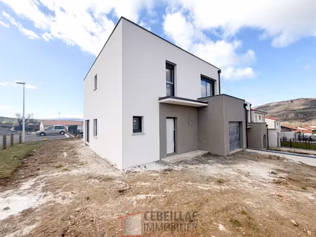 maison 5 pièces de 140 m2