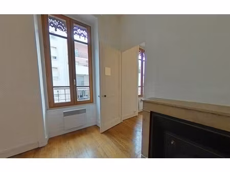 appartement t2 // rue turbil 69003 lyon