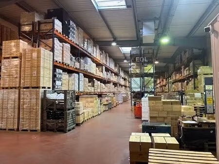 location entrepôt 3 060 m²