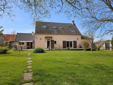 maison spacieuse et confortable à vendre à vallenay