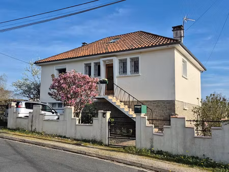 vente maison 4 pièces 90 m² à nontron (24300)  123 000 €