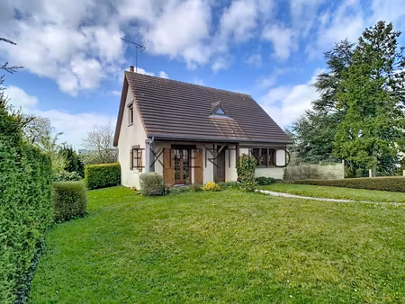 5 mn à pied des commerces et écoles !