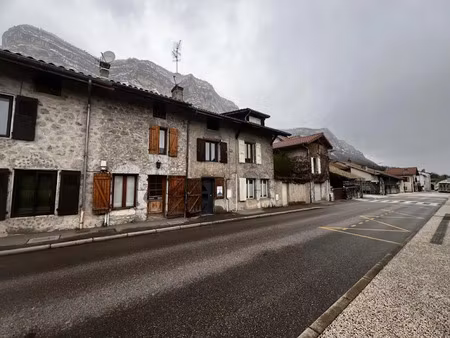 vente maison 4 pièces 66.62 m² à crolles (38920)  190 000 €