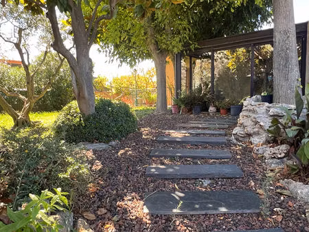 maison de 180 m² de plain-pied t6 avec garage  piscine à marseille 13013