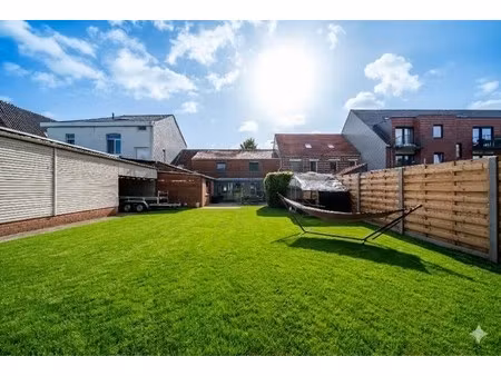 centrum torhout : zeer ruime energetische woning met 4 slpk en 2 badkamers