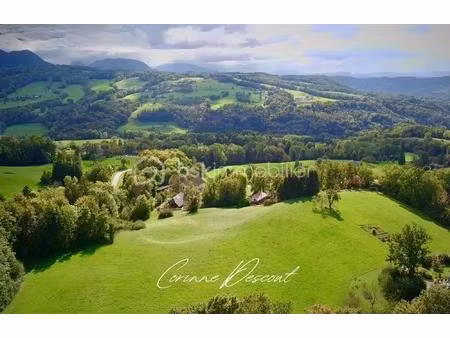 corps de ferme de 1 000 m² à thorens-glieres