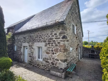 grange rénovée à 2 minutes de riom-es-montagnes