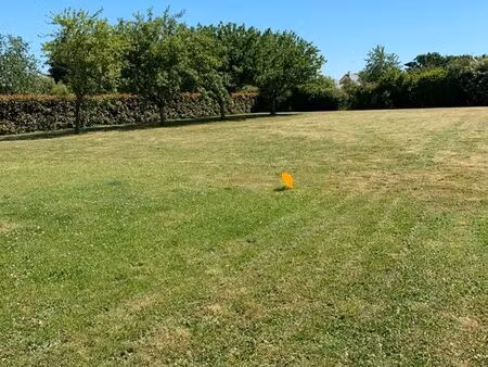 terrain constructible 825m2