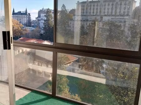 studio 21m2 balcon vue panoramique ligne b dernier etage