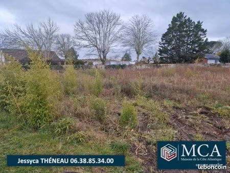 terrain 822 m² lesperon