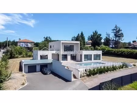 maison contemporaine de 198 m² à la fouillouse