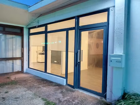 local commercial 58 m² à louer