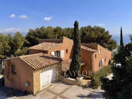 villa vue mer à vendre à la ciotat – terrain 2 205 m²  quartier calme