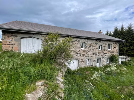maison en pierres à saint front
