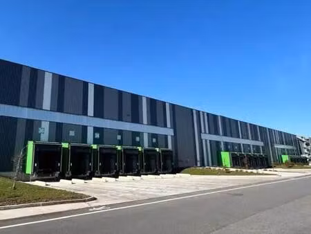 location entrepôt lambres lez douai 59500 5858m²